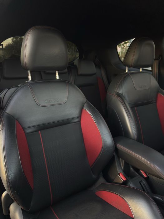 Peugeot 208 GTI 2013