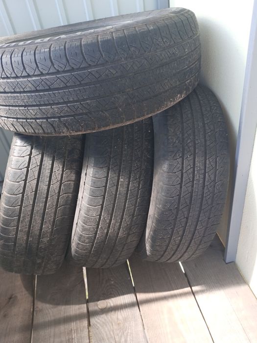 Продам Шини 215/60/17