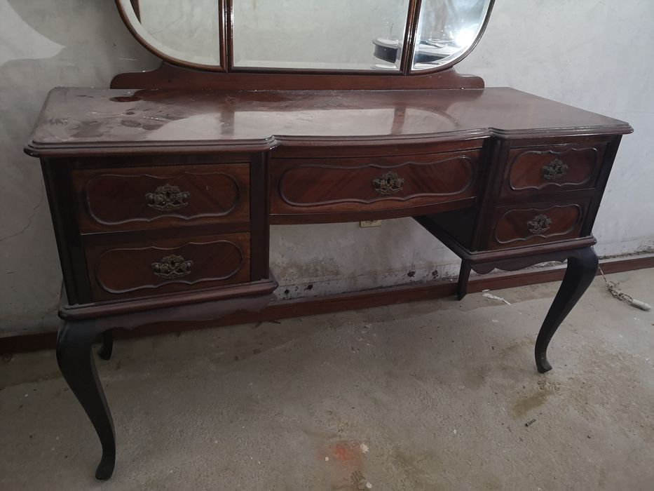 Mobiliário antigo Queen Anne