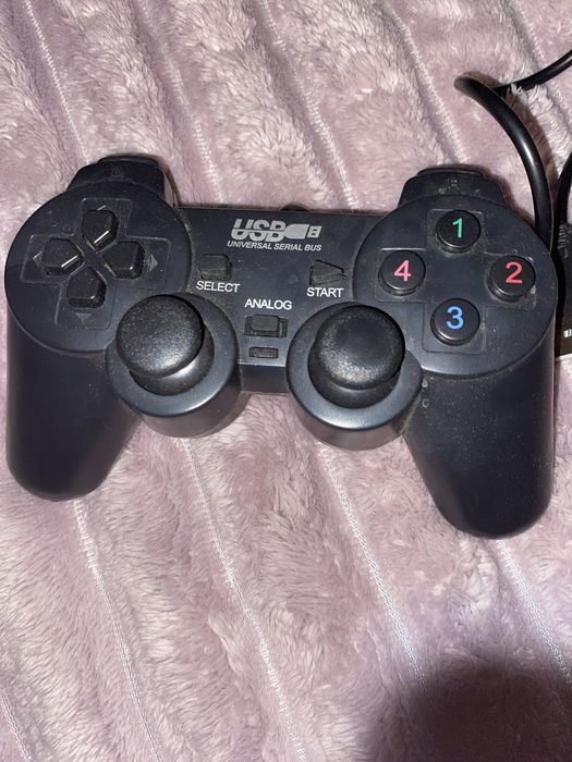 продаю джойстик в ідеальному стані немає не царапини