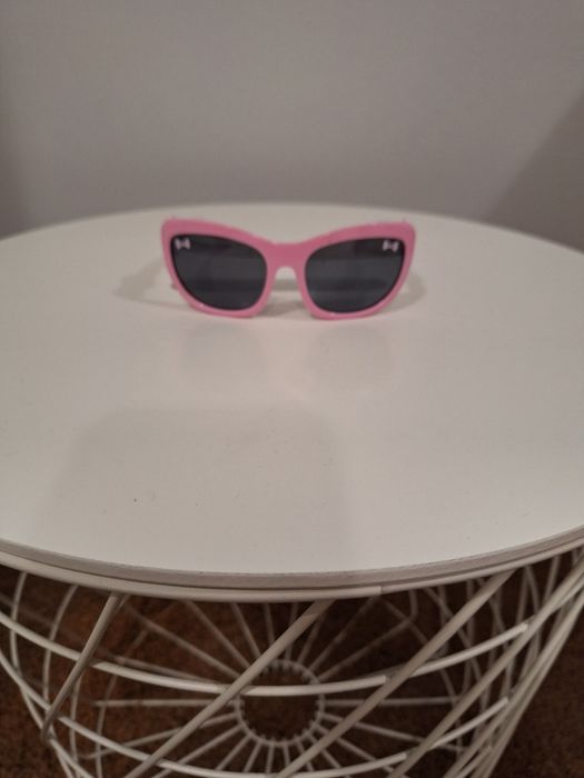 Okulary przeciwsłoneczne dziewczynka