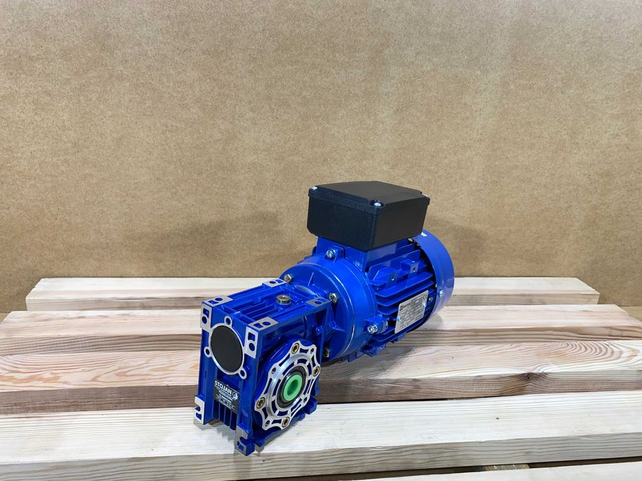 motoreduktor / przekładnia 0,55kW 90obr. 1faz 230V MASZYNKA DO MIĘSA