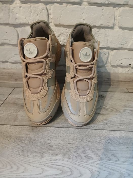 Продам нові кросівки фірми Adidas