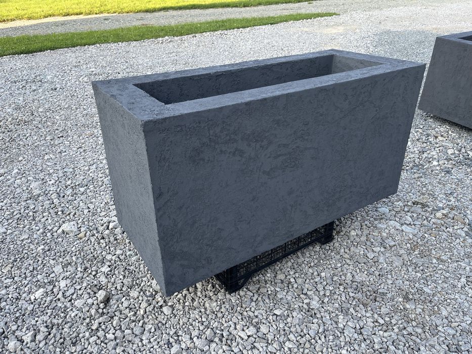 Doniczki ogrodowe ze styropianu wykonczone