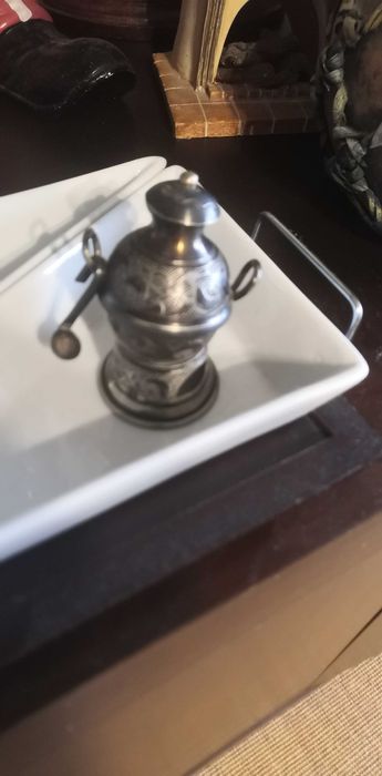 Estatuetas e pequenas peças decorativas