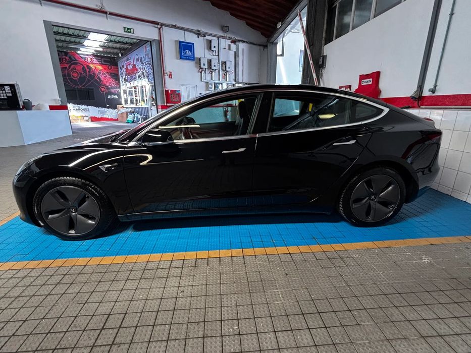 Tesla Model 3 Standard Range Plus RWD