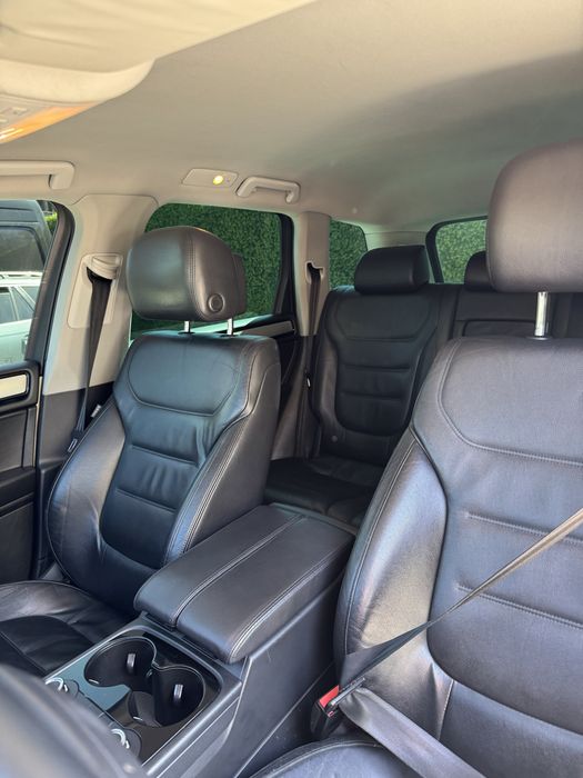 Volkswagen Touareg 3.0 дизель 2011р