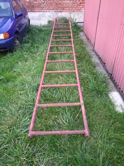 Drabina drabinka na dach pionowa bez kosza stalowa dachowa transport