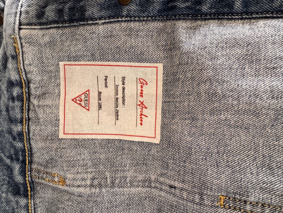 Katana Levis jasnoniebieska Guess
