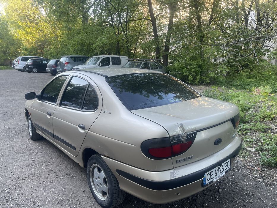 Продаю рено меган