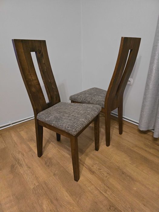 Stół drewniany rozkładany oraz 5 krzeseł