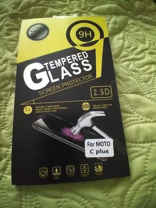 nowa folia ochronna na telefon Motorola C plus