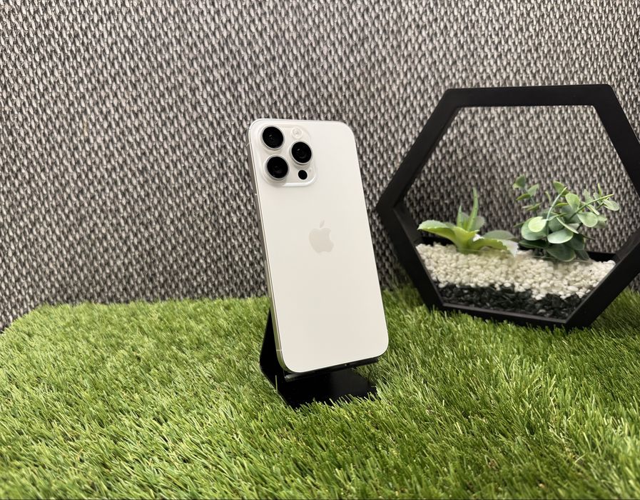iPhone 15 Pro Max 256Gb АКБ 91% Neverlock  White Titanium