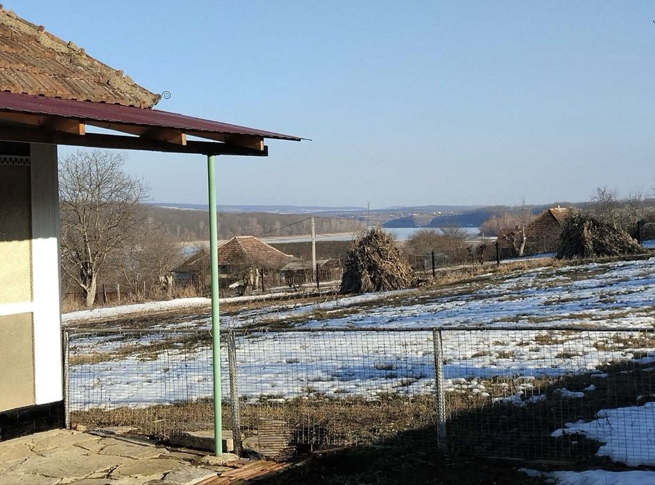 Продається будинок біля дністра