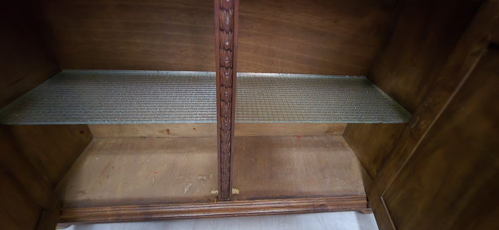 Aparador/ movel em madeira com tampo em mármore