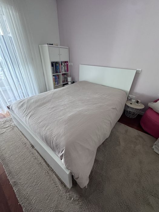 Cama Ikea Malm Branca com colchão Ikea como nova