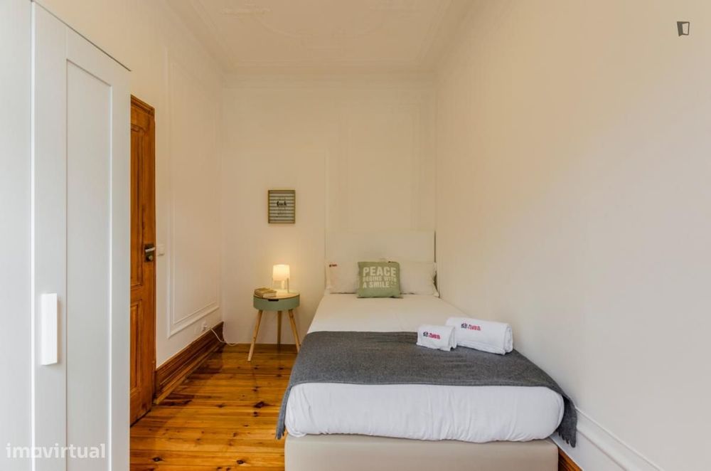 Quarto - localizado em Avenida da Liberdade Lisbon