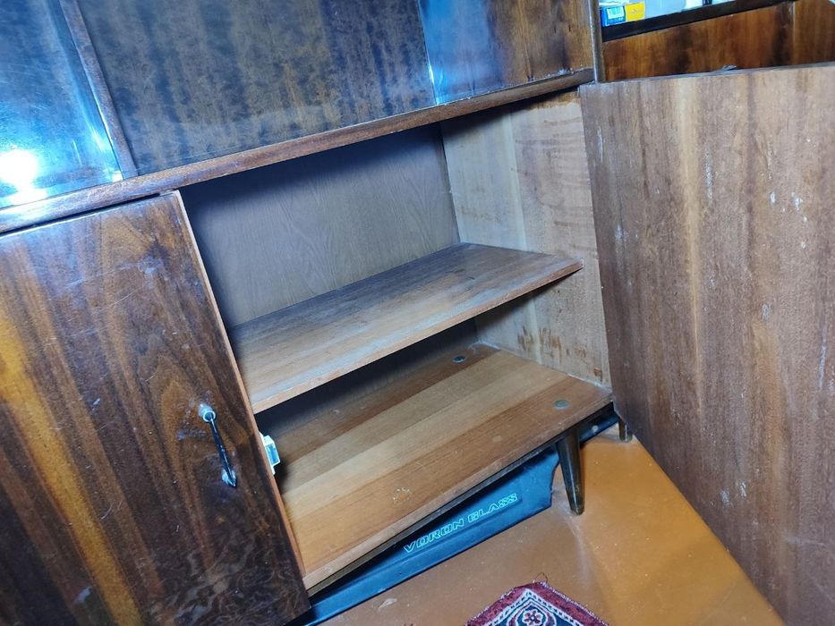 Продам лакову шафу