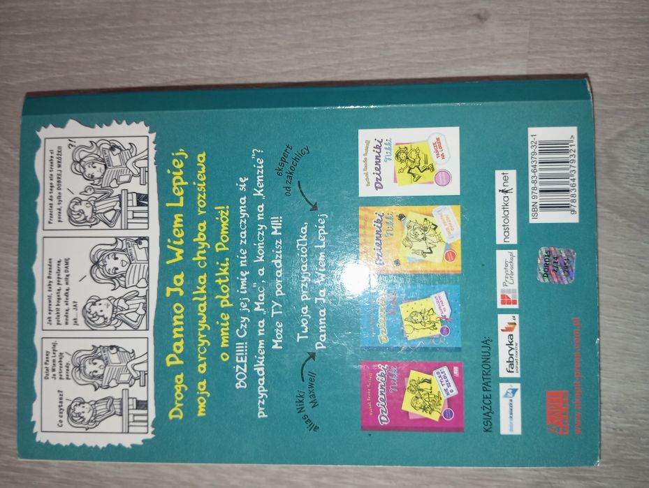 Książka "Dzienniki Nikki. Ja wiem lepiej" Rachel Renée Russell