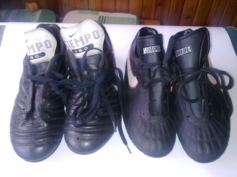 Korki "Nike" mał rozmiary 23,5 oraz 22 cm.