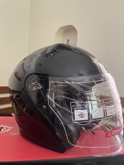 Sprzedam kask Awina czarny NOWY