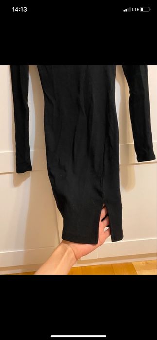 Sukienka mini Bershka z rozcięciem na udzie