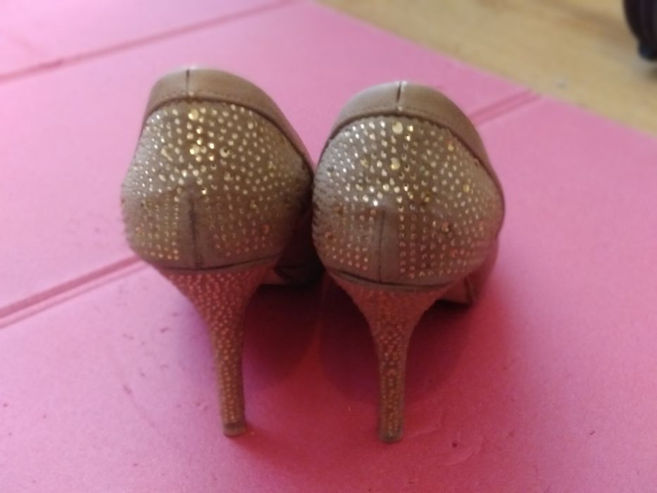 Sapatos cerimónia 37