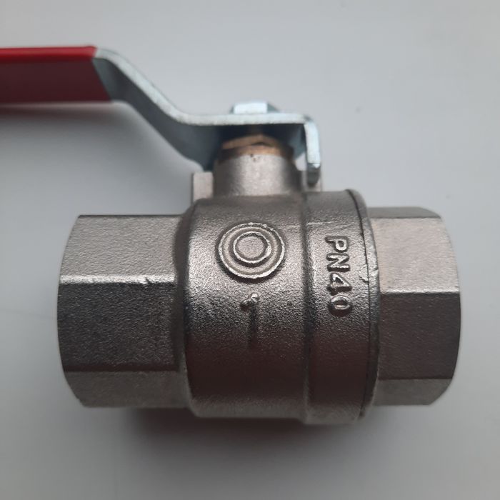 Продам кран дюймовый