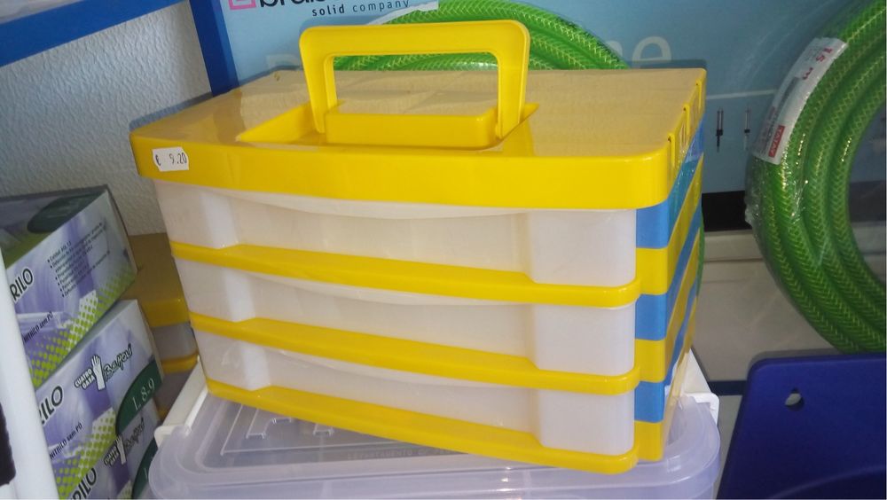 Mala de plastico multiusos muito uso e pratico de montar dois moldes