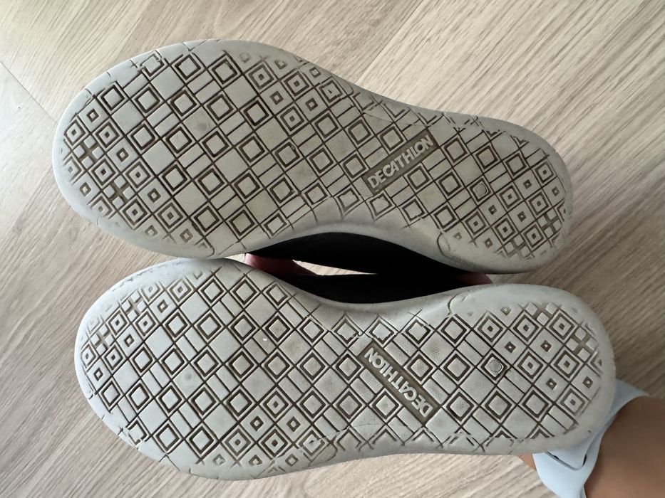 Buty halówki do gru w piłkę nożną Kipsta r. 30