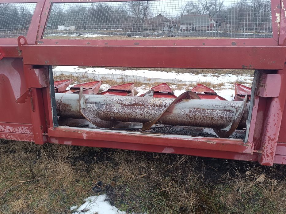 Продам соняшникову жатку Falcon 870