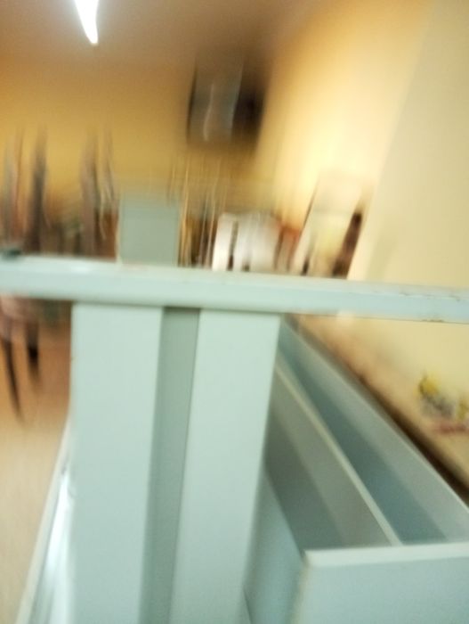 Vendo secretária em segunda mão