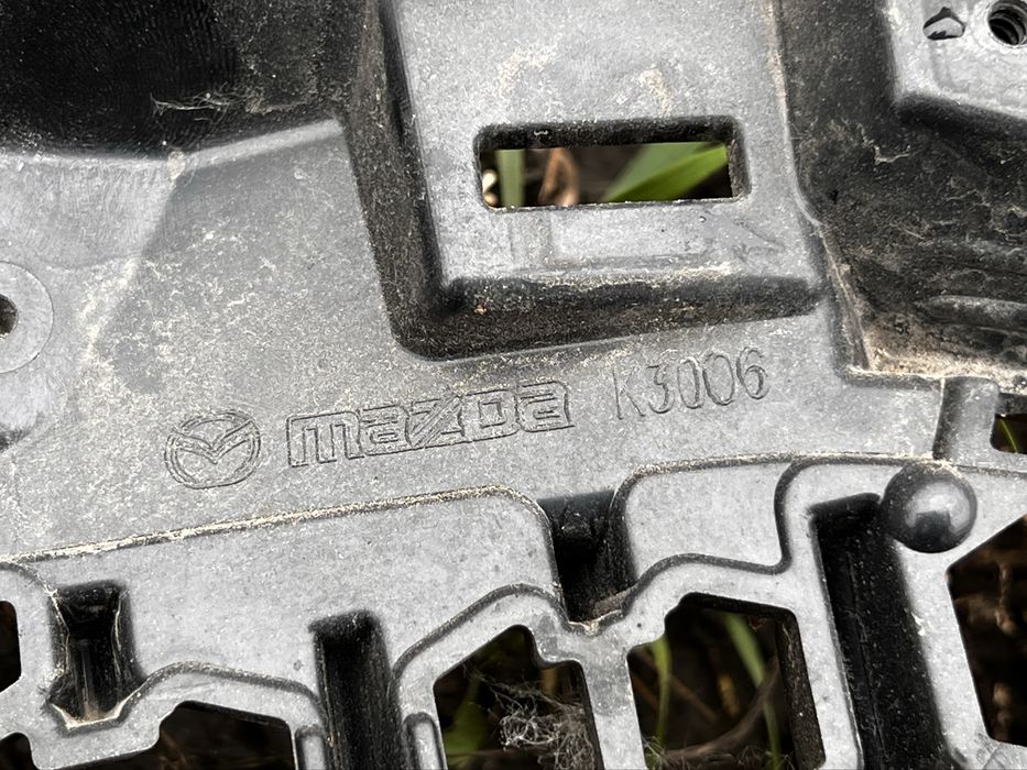 Решетка радиатора мазда 6, gj