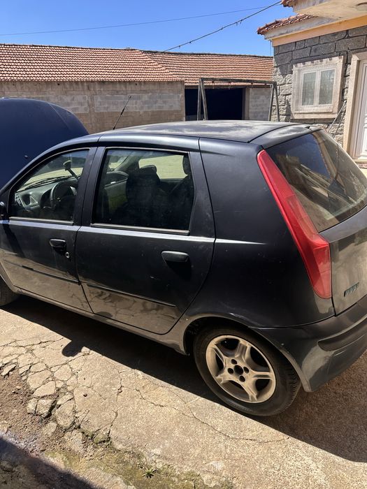 Fiat Punto económico e pronto a andar