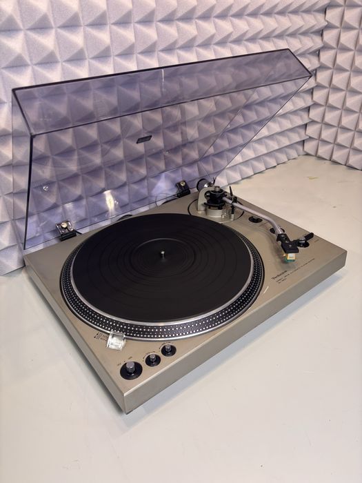 Gramofon Technics SL 1600