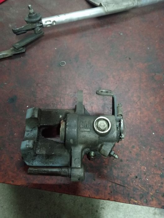 Pinça travão traseiro Opel Astra g 2.0 DTI ano 2000