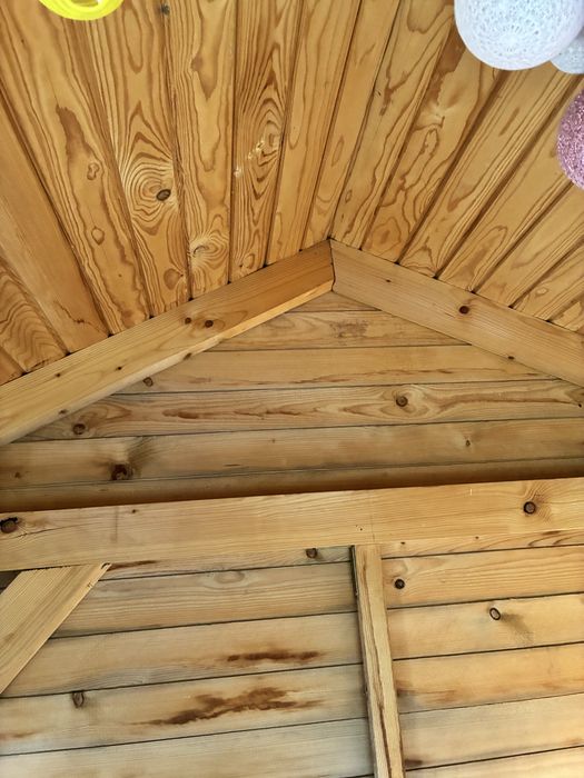 Ręcznie robiony duży domek z drewna dla dzieci