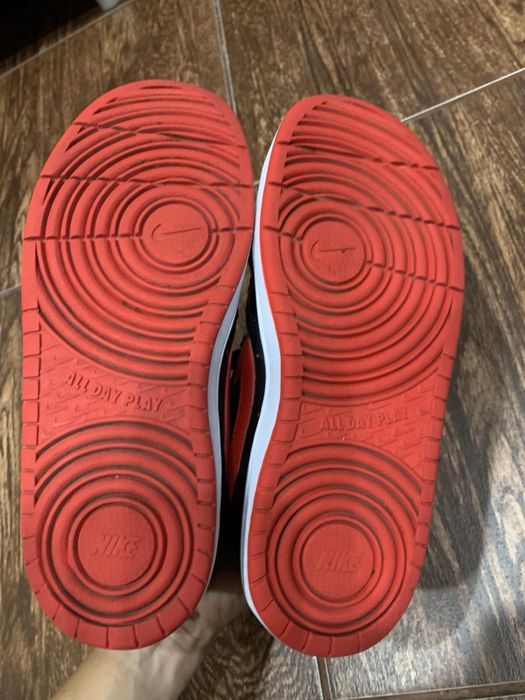 Кросівки Nike р-37/37,5