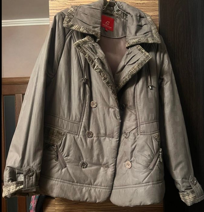 Куртка женская, пиджачного типа. Размер 48-50.