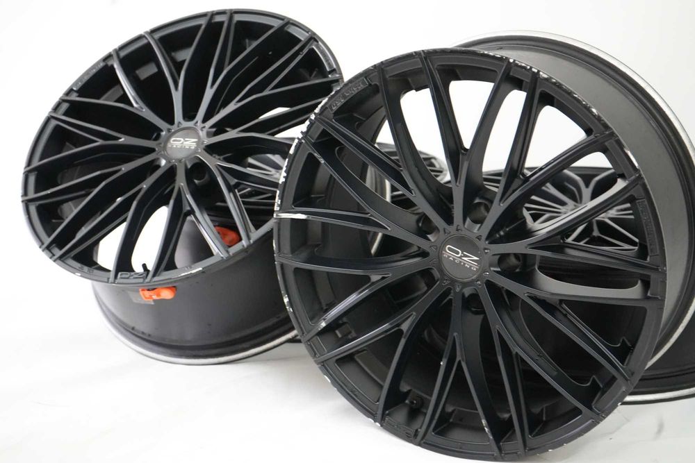 Alufelgi Felgi OZ Racing Italia 5x120 8J ET29 R19 BMW