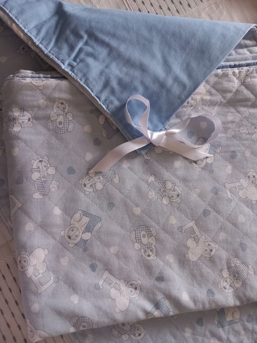 Conjunto edredom e protetor de grades para berço