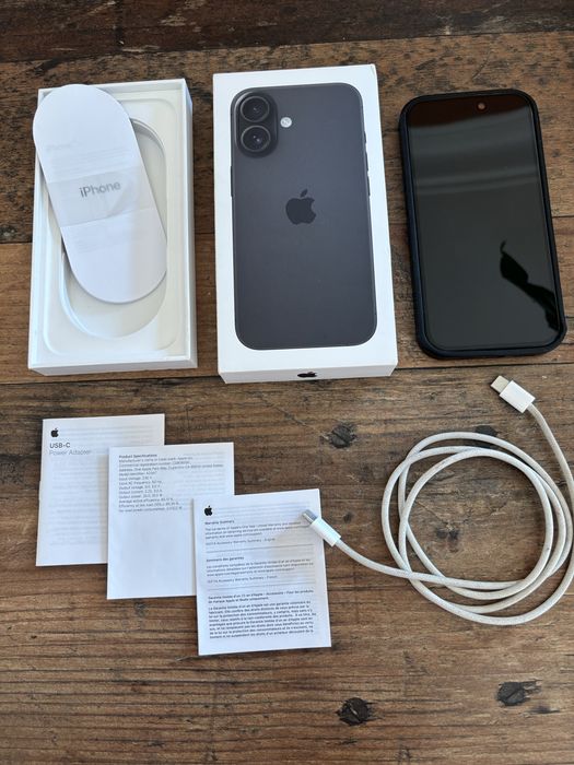 IPhone 16 preto como novo