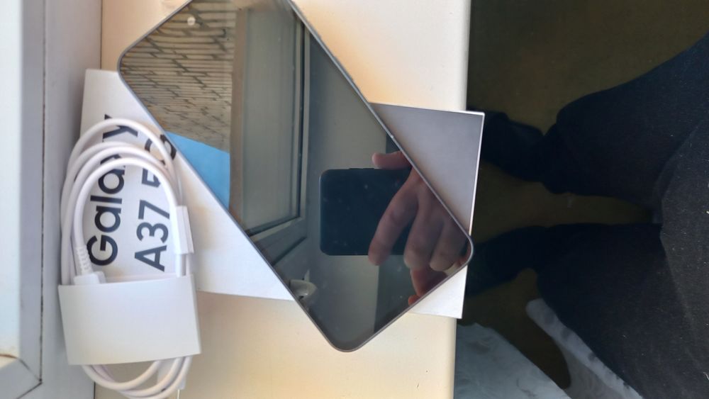 Продам Samsung A37