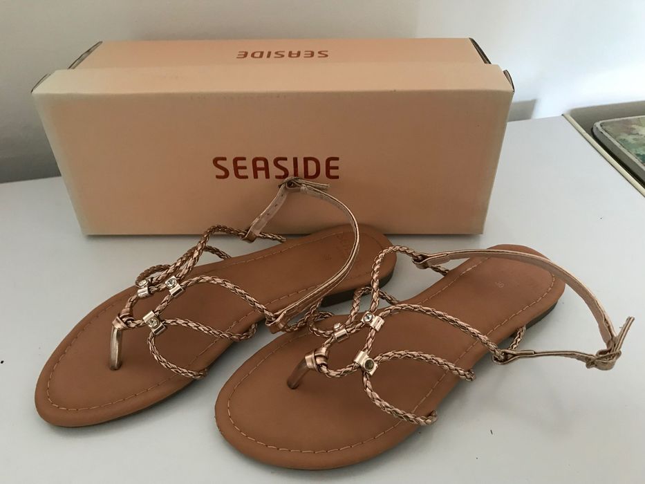 Sandálias Douradas Nº 36 NOVAS