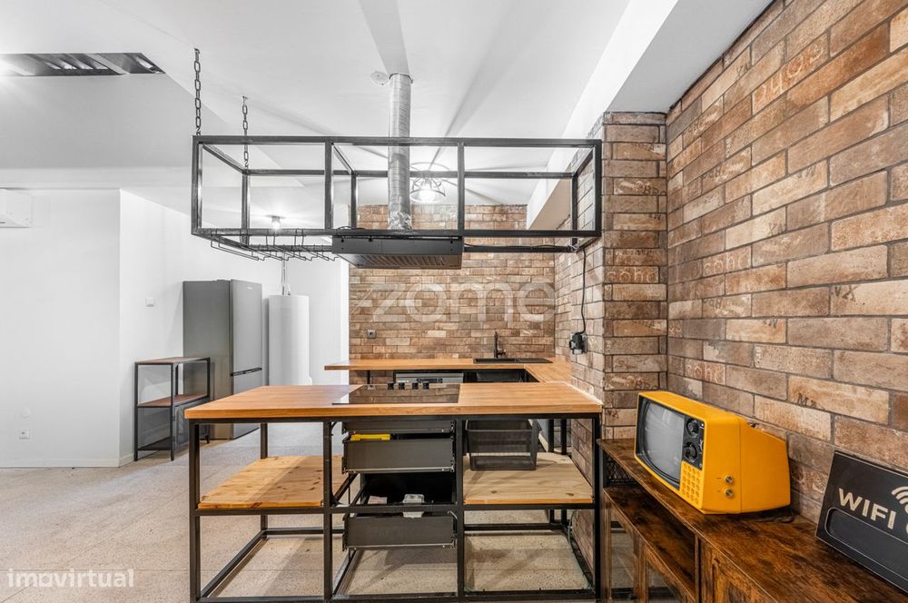 Loft/Hostel com 10 Camas | Rua da Fábrica – Junto aos Aliados, Port...