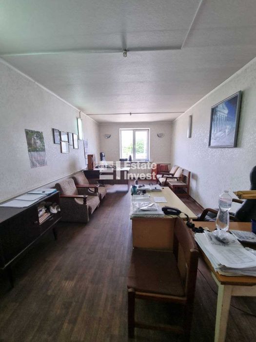 Продам виробничі приміщення по вул. Лугопарківська, 2