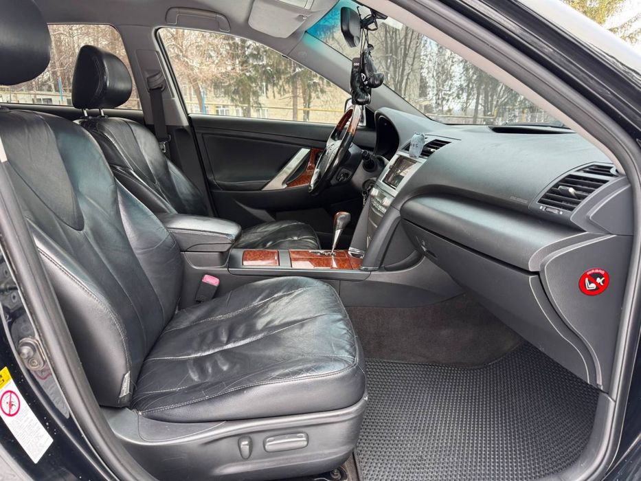 Продам TOYOTA Camry