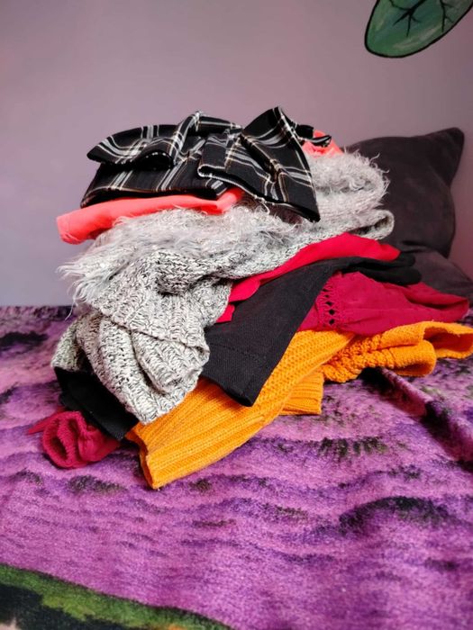 Paczka z ubraniami ok 15 sztuk