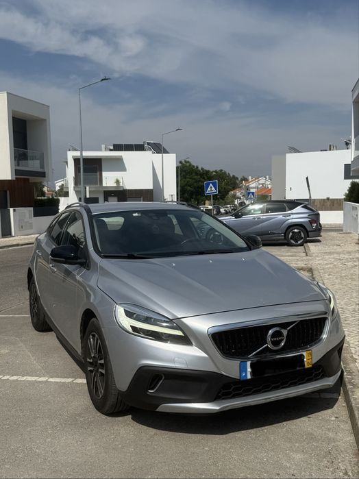 Volvo v40 cross country 2019