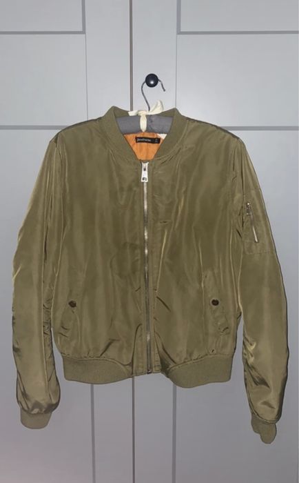 Oliwkowa bomberka Stradivarius